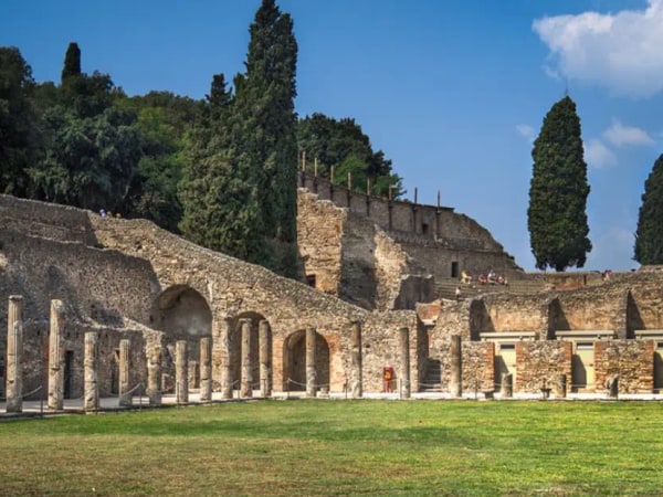 Pompeii and Capri Island Day Trip